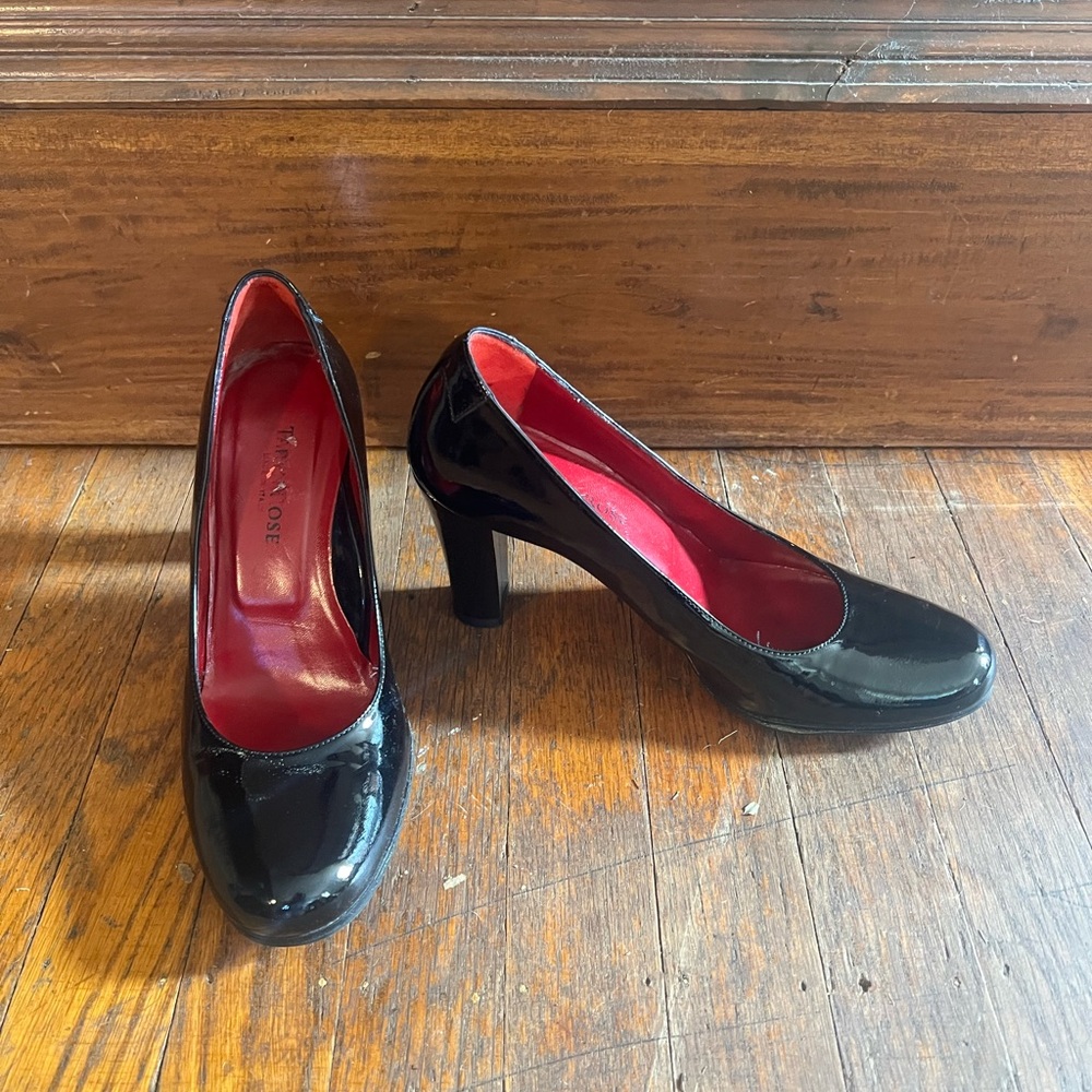 Taryn Rose Black Patent Leather Heels (women sz 6.5)